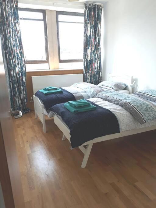 Trendy, Urban Open Plan Apartment Bristol Ngoại thất bức ảnh